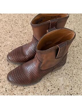 Sterling River Cowboy Ankle Boots size 6.5
